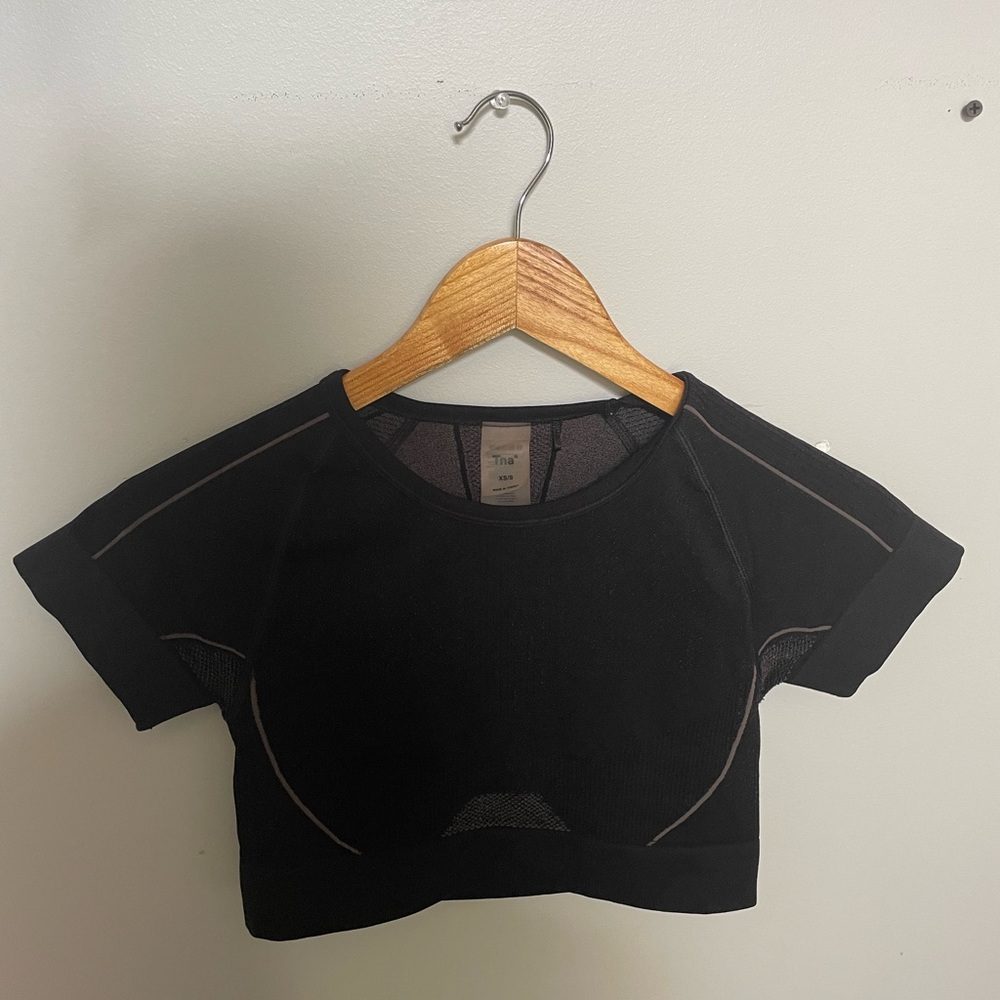 TNA cropped workout top